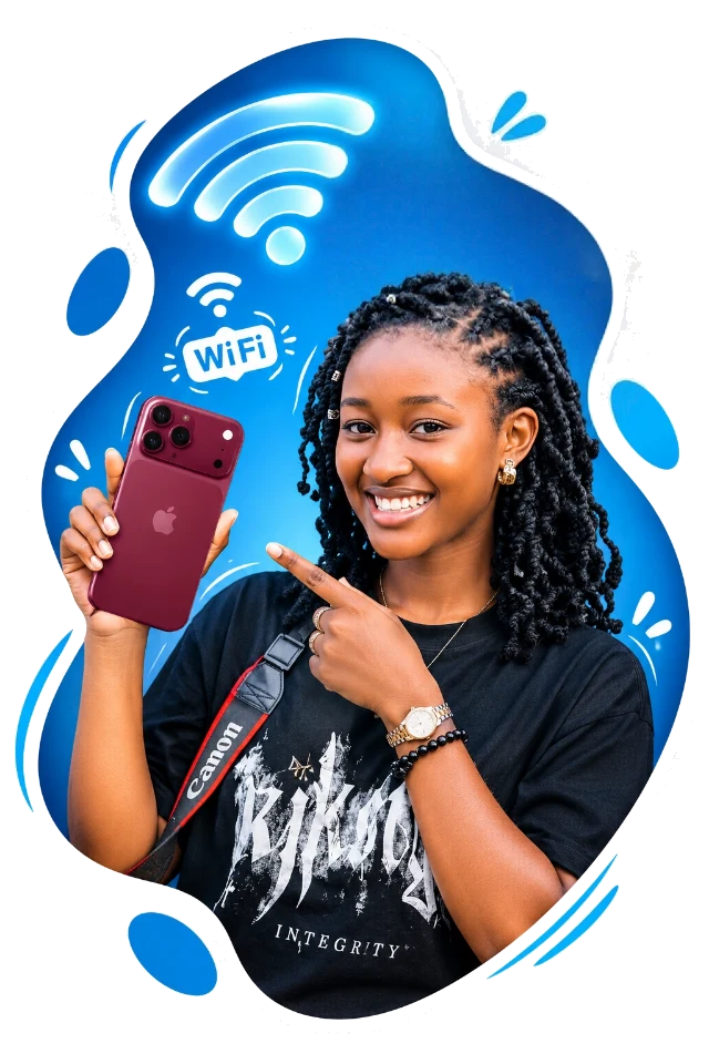 Cliente montrant son téléphone connecté en toute sécurité